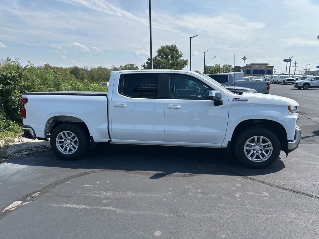 Used 2020 Chevrolet Silverado 1500 LT with VIN 3GCUYDED5LG283783 for sale in Kansas City