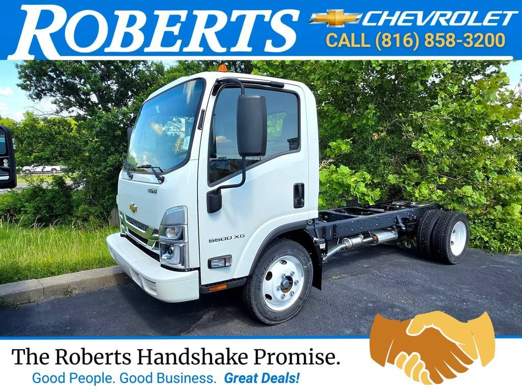 2024 Chevrolet Low Cab Forward's photo