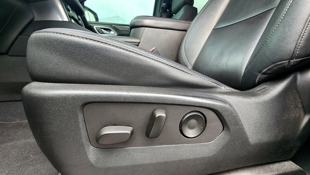 2022 Chevrolet Suburban LT - Photo 22