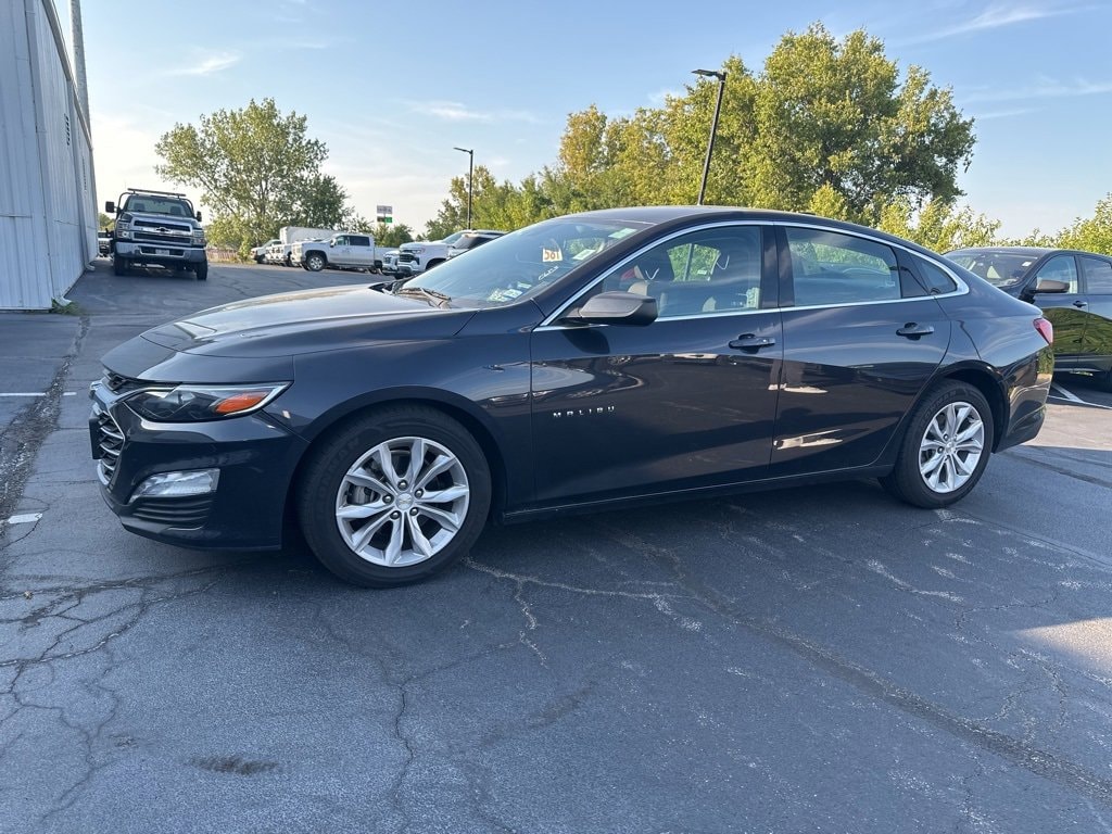 Used 2023 Chevrolet Malibu 1LT with VIN 1G1ZD5ST9PF195449 for sale in Kansas City