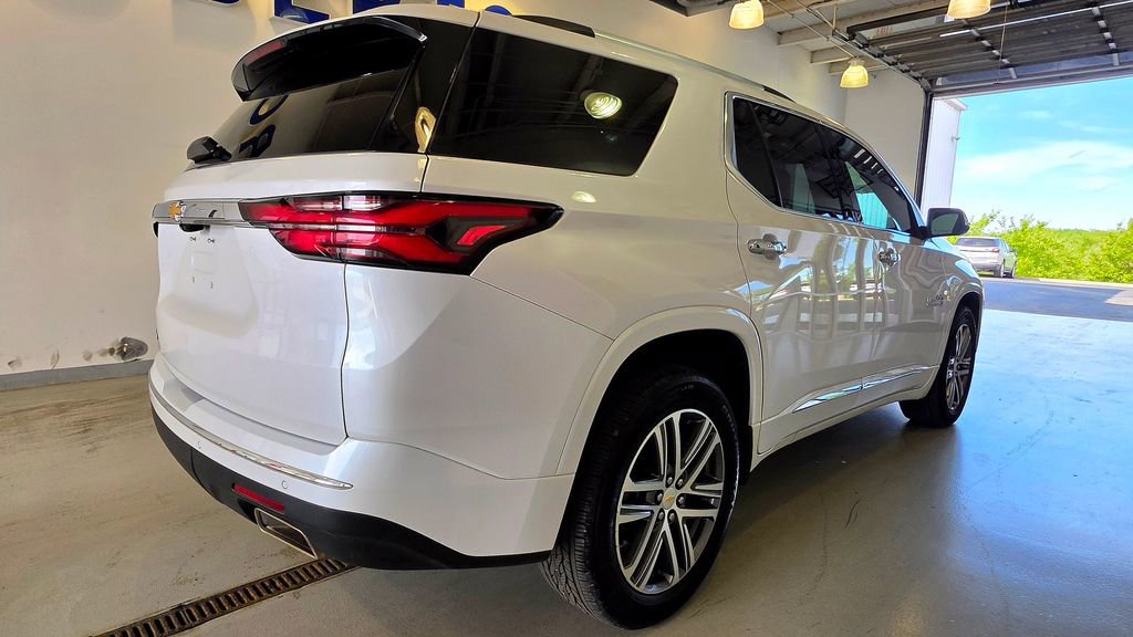 2023 Chevrolet Traverse High Country - Photo 17