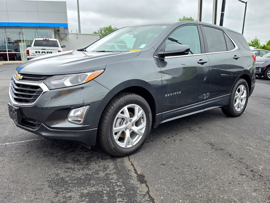 Used 2021 Chevrolet Equinox LT with VIN 3GNAXUEV2ML380695 for sale in Kansas City