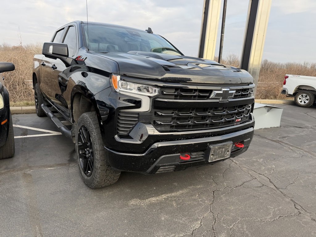 Used 2023 Chevrolet Silverado 1500 LT Trail Boss with VIN 3GCUDFED4PG275901 for sale in Kansas City