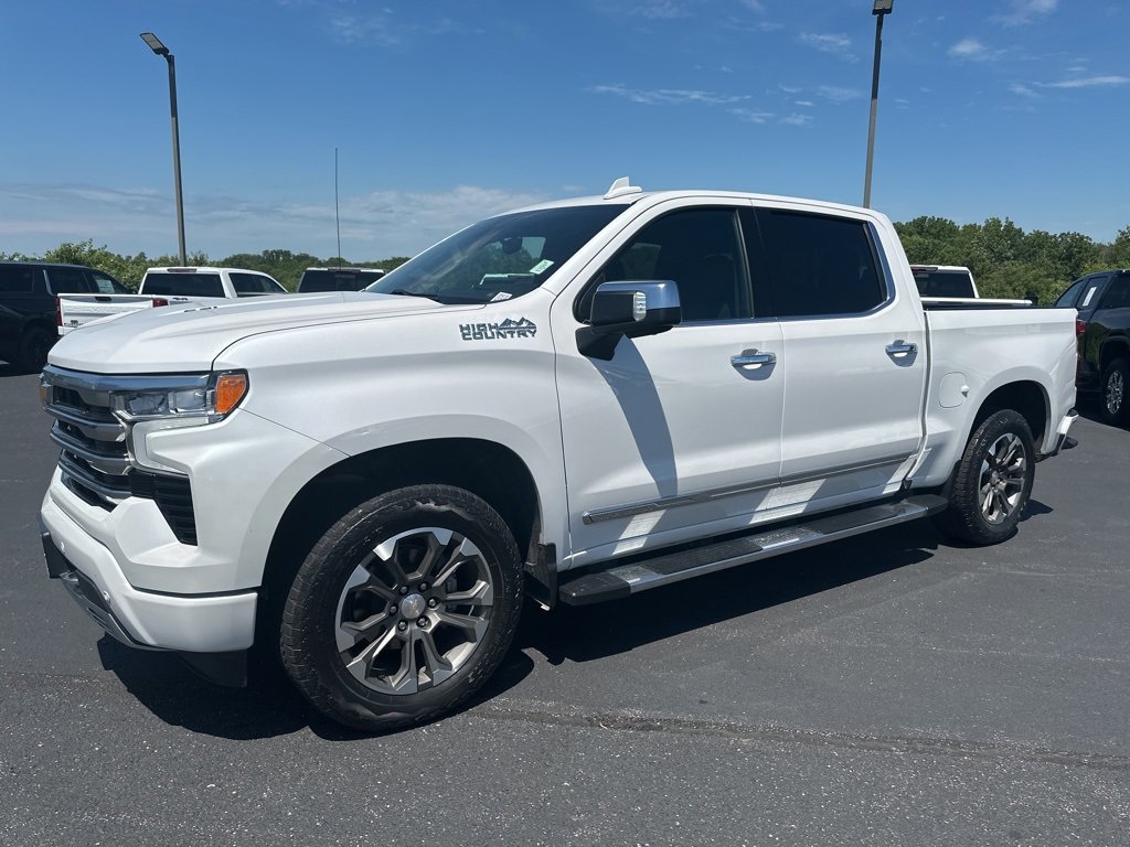 2023 Chevrolet Silverado 1500 High Country photo 2