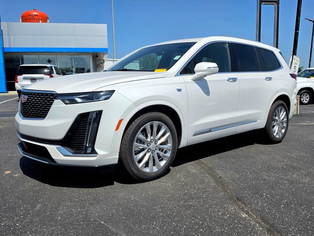 Used 2025 Cadillac XT6 Premium Luxury with VIN 1GYKPDRS0SZ135150 for sale in Kansas City
