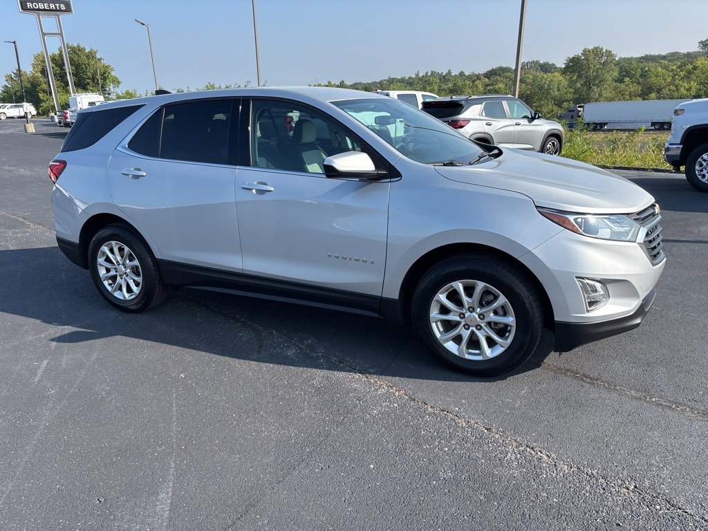 Used 2020 Chevrolet Equinox LT with VIN 2GNAXJEV8L6164724 for sale in Kansas City