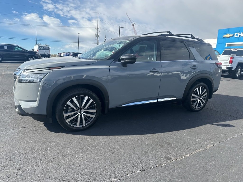 Used 2022 Nissan Pathfinder Platinum SUV