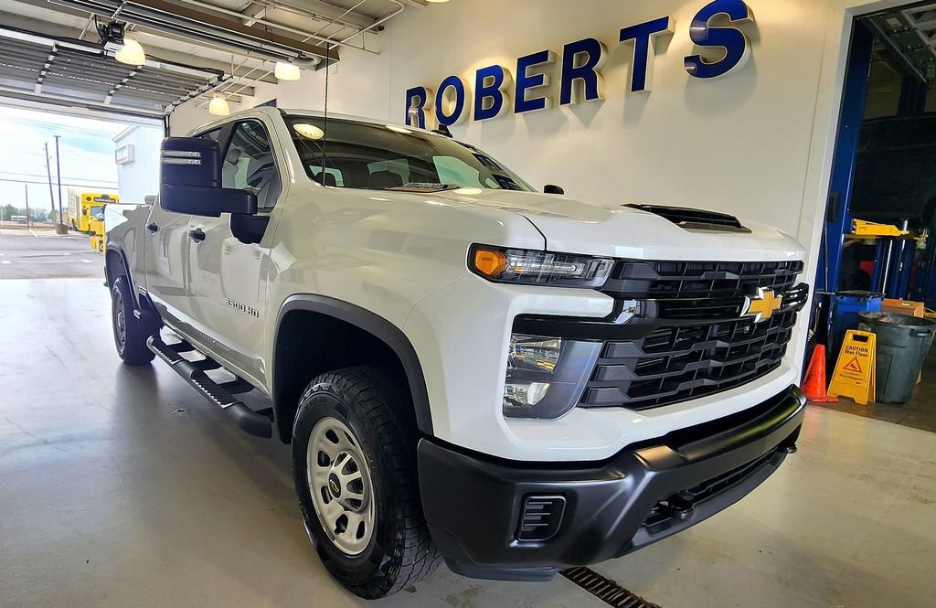 Used 2024 Chevrolet Silverado 3500HD Work Truck with VIN 2GC4YSEY2R1135986 for sale in Kansas City