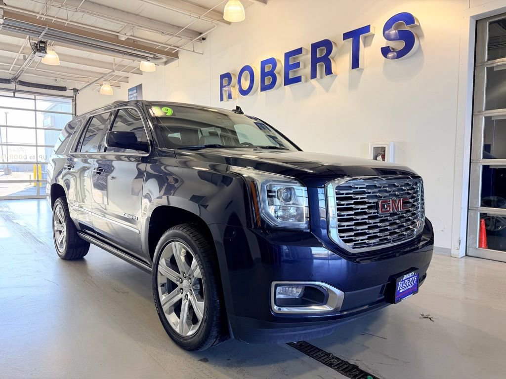 Used 2019 GMC Yukon Denali with VIN 1GKS2CKJ7KR325998 for sale in Kansas City