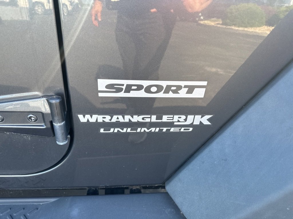2018 Jeep Wrangler Unlimited Sport S photo 2