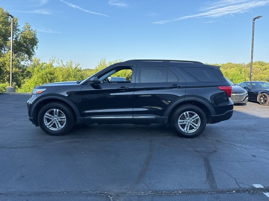 Used 2021 Ford Explorer XLT with VIN 1FMSK8DH1MGA94268 for sale in Kansas City