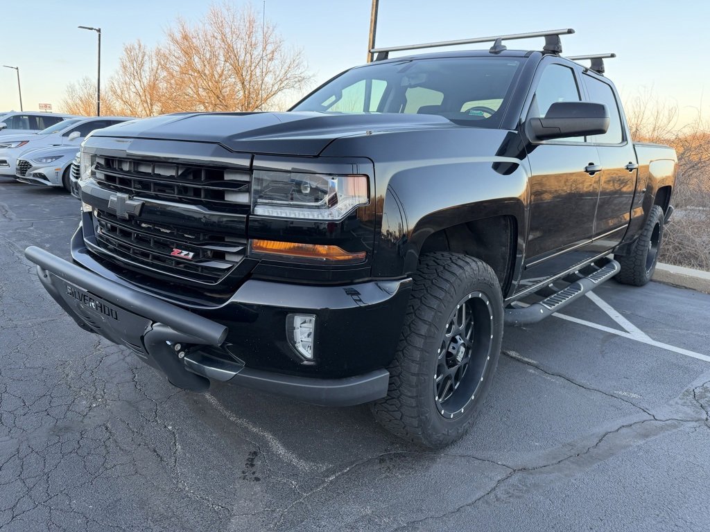 Used 2016 Chevrolet Silverado 1500 LT with VIN 3GCUKREC8GG303049 for sale in Kansas City