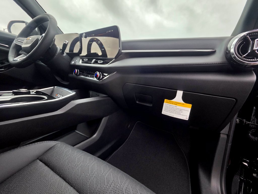 2027 Chevrolet Equinox LT - Photo 60