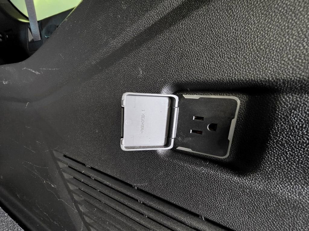 2022 Chevrolet Suburban LT - Photo 9