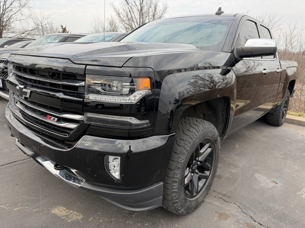 Used 2018 Chevrolet Silverado 1500 LTZ Z71 with VIN 1GCVKSEC6JZ263217 for sale in Kansas City