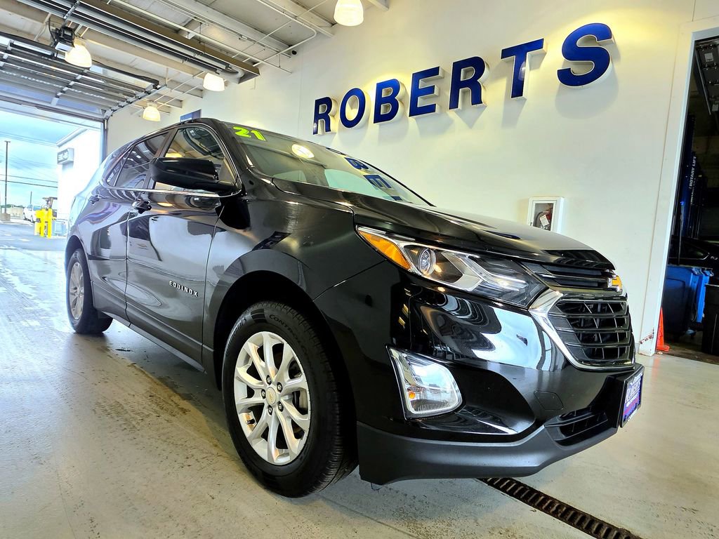Used 2021 Chevrolet Equinox LT with VIN 3GNAXUEV1ML305051 for sale in Kansas City