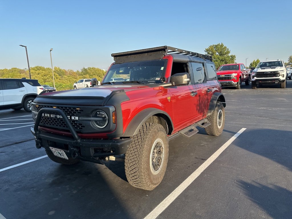 2023 Ford Bronco Badlands photo 2