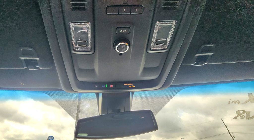 2022 Chevrolet Suburban LT - Photo 44