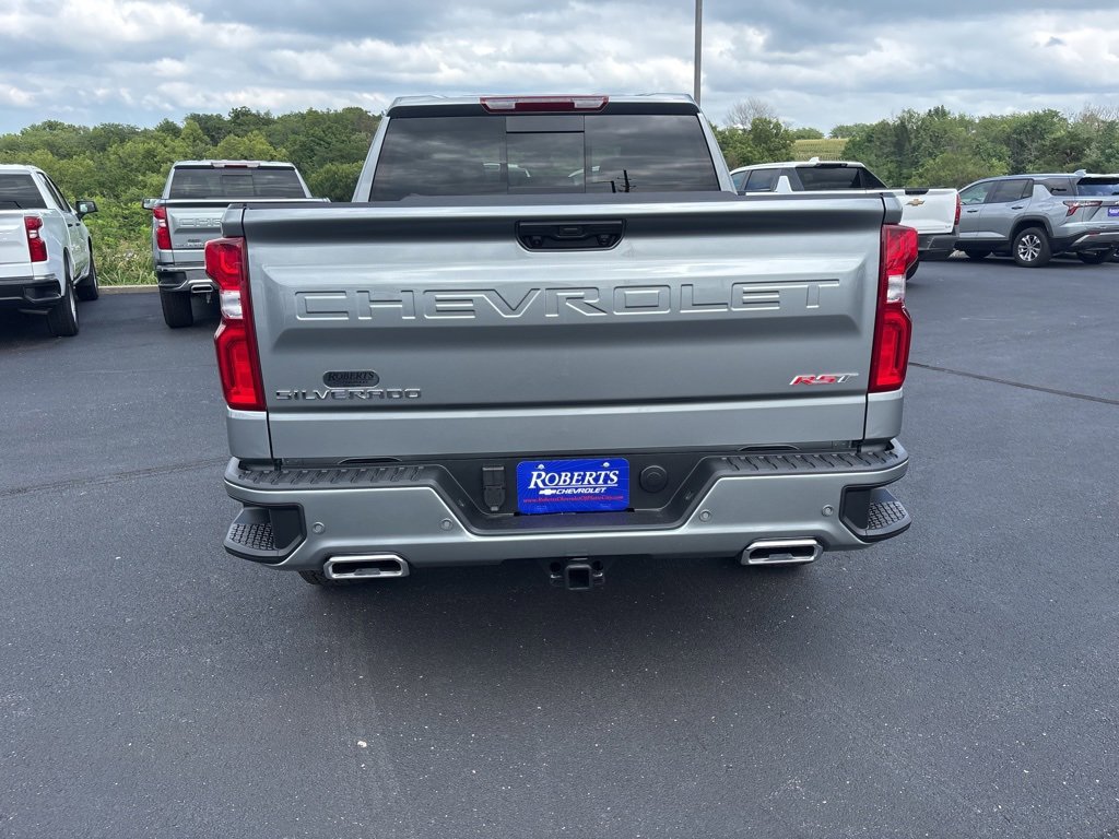 2025 Chevrolet Silverado 1500 RST photo 3