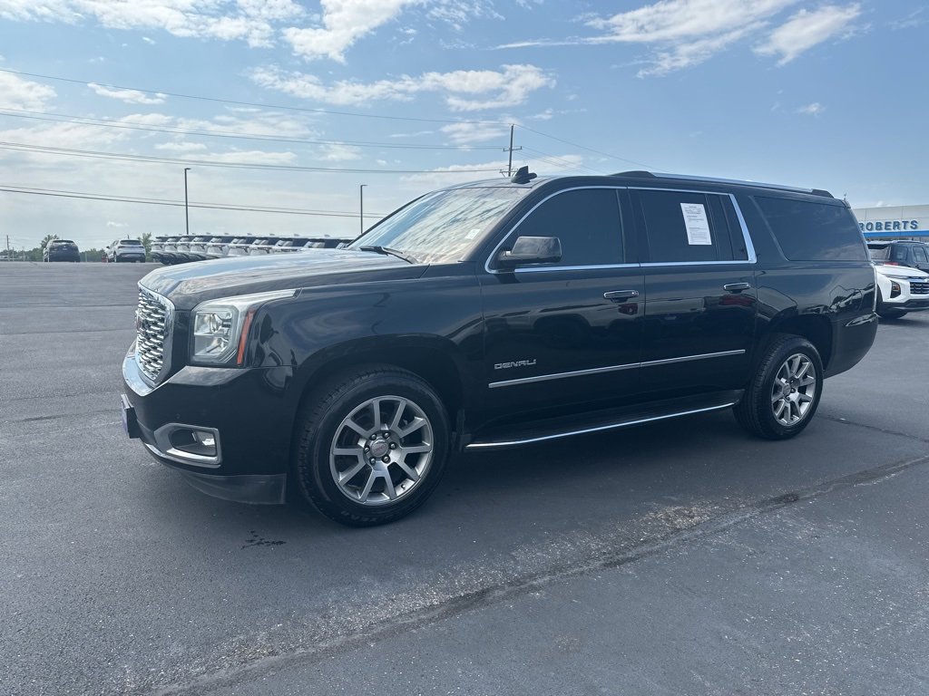 Used 2020 GMC Yukon XL Denali with VIN 1GKS2HKJ8LR197320 for sale in Kansas City