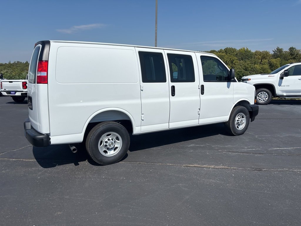 2025 Chevrolet Express Cargo 2500 Van photo 2