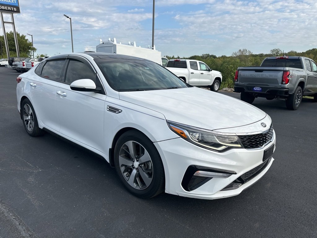 2019 Kia Optima S photo 3