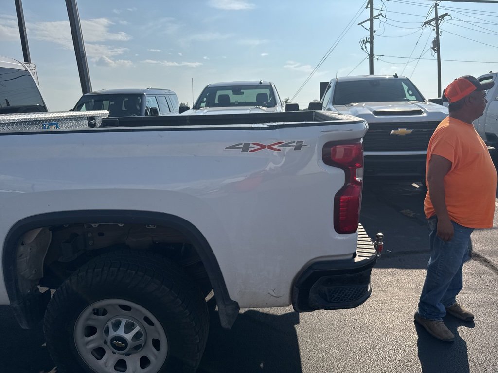 2022 Chevrolet Silverado 3500HD photo 2