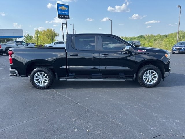 Used 2022 Chevrolet Silverado 1500 LT with VIN 1GCUDDED0NZ587926 for sale in Platte City, MO