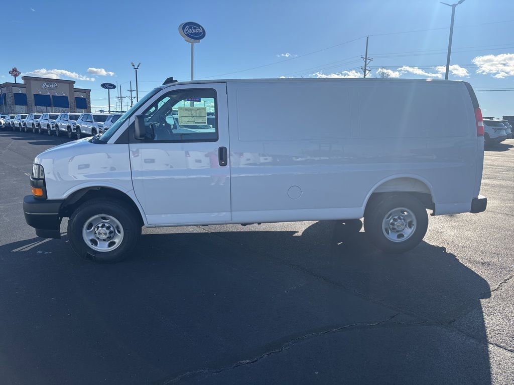 2025 Chevrolet Express Cargo Work Van - Photo 6