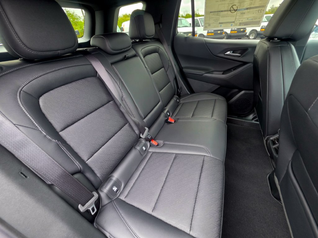 2027 Chevrolet Equinox LT - Photo 53