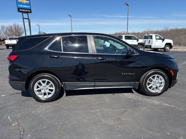 Used 2022 Chevrolet Equinox LT with VIN 3GNAXKEV8NL114152 for sale in Kansas City