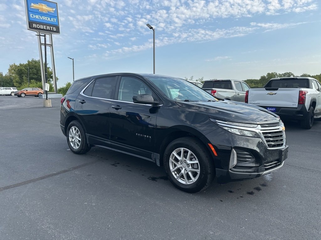 Used 2024 Chevrolet Equinox LT with VIN 3GNAXUEG7RL221566 for sale in Kansas City