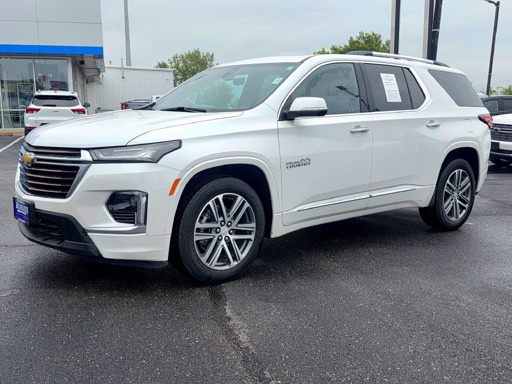 Used 2023 Chevrolet Traverse High Country with VIN 1GNEVNKW4PJ118683 for sale in Kansas City