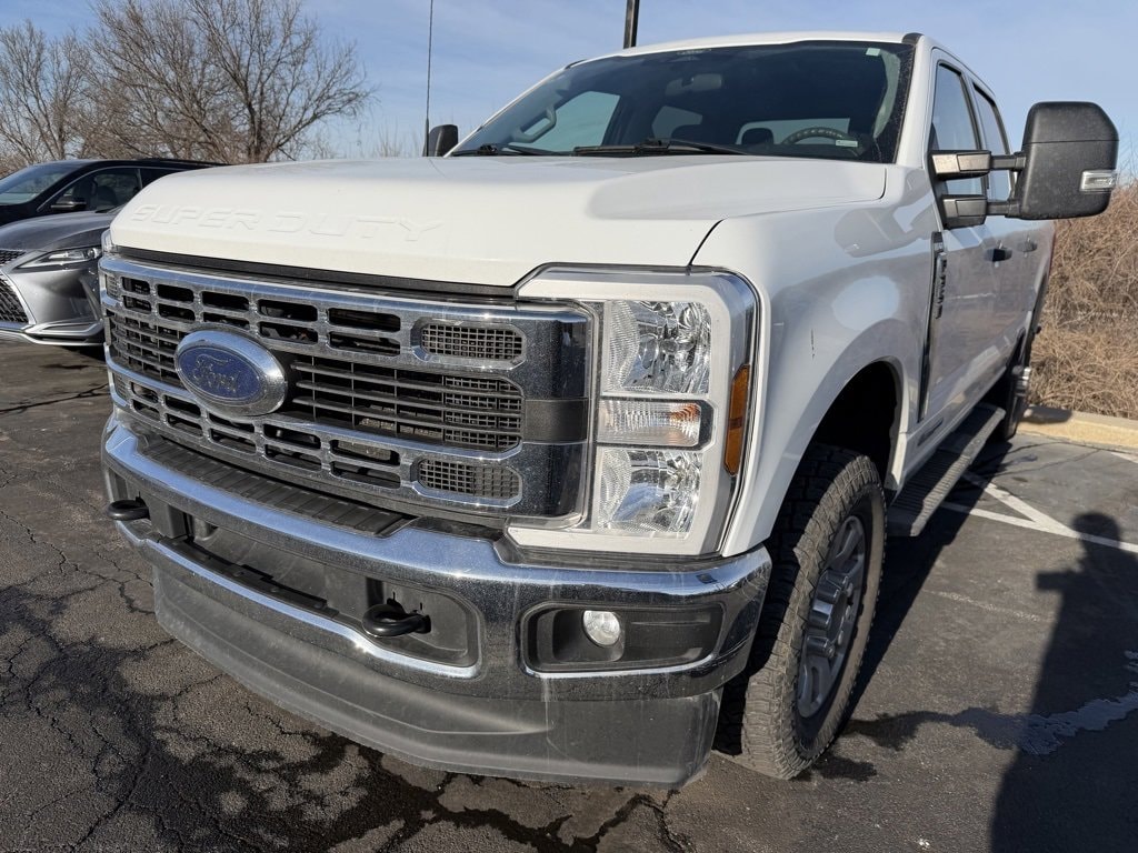 Used 2024 Ford F-350 Super Duty XL with VIN 1FT8W3BT3RED53598 for sale in Kansas City