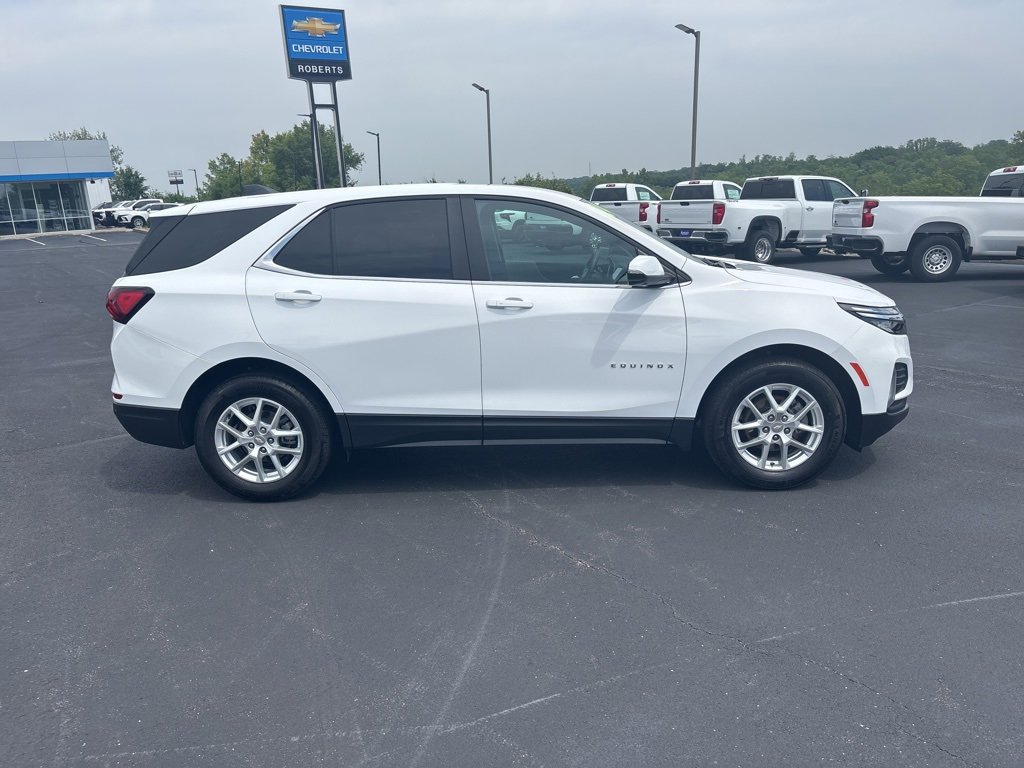 Used 2024 Chevrolet Equinox LT with VIN 3GNAXKEG7RL110195 for sale in Kansas City