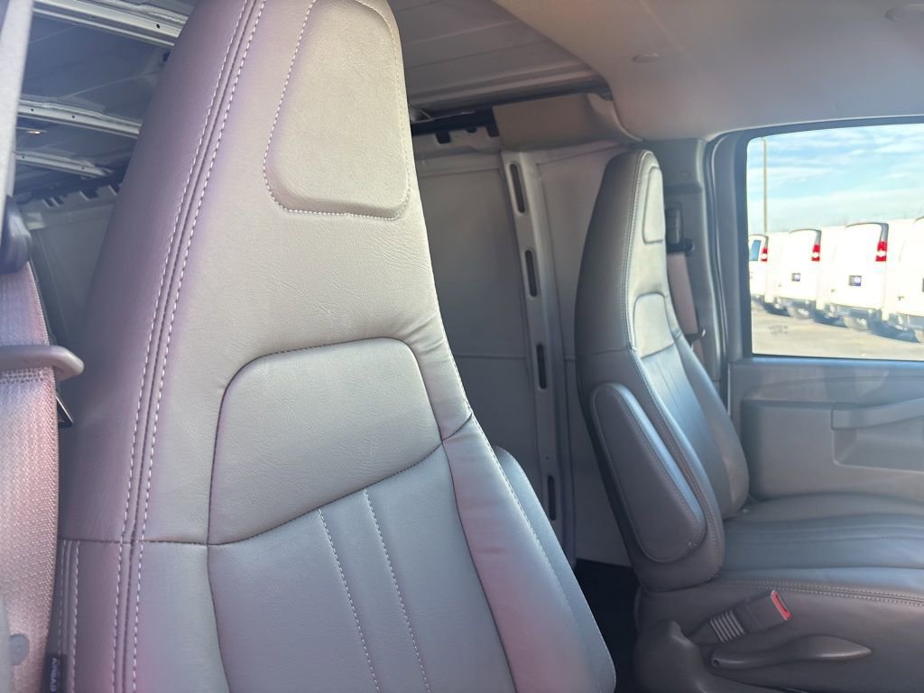 2025 Chevrolet Express Cargo Work Van - Photo 45
