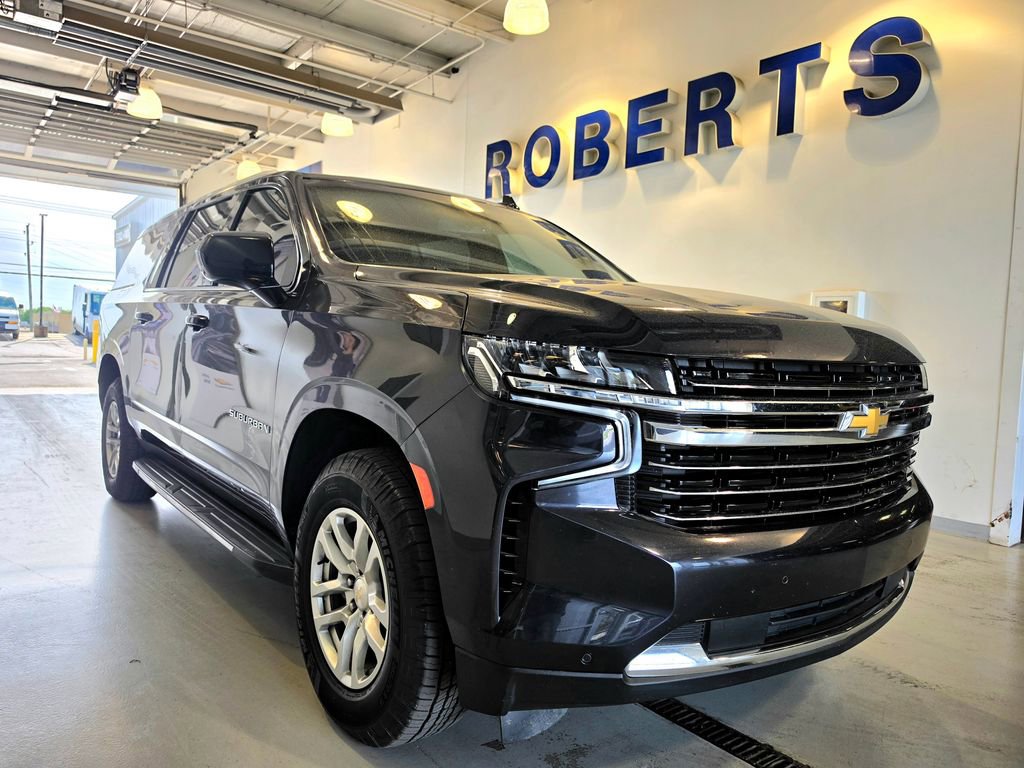 Used 2022 Chevrolet Suburban LT with VIN 1GNSKCKD1NR210752 for sale in Kansas City
