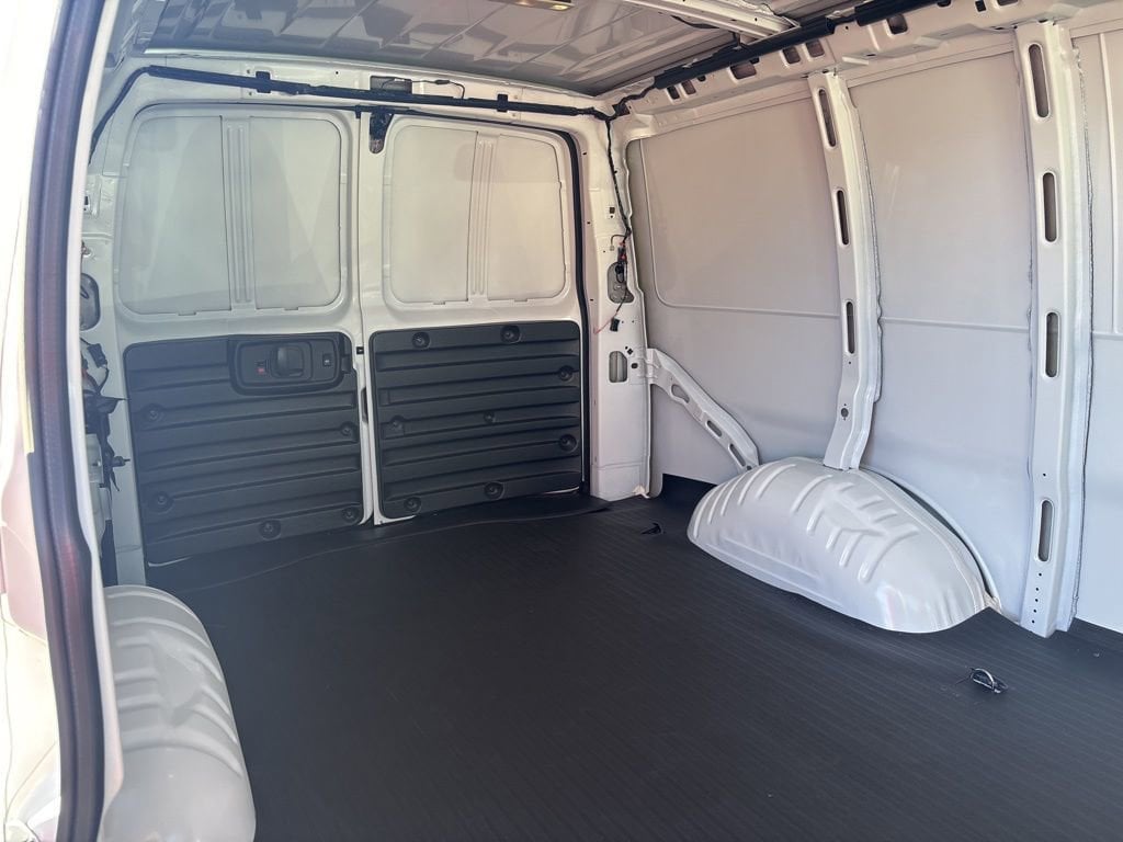 2025 Chevrolet Express Cargo Work Van - Photo 39