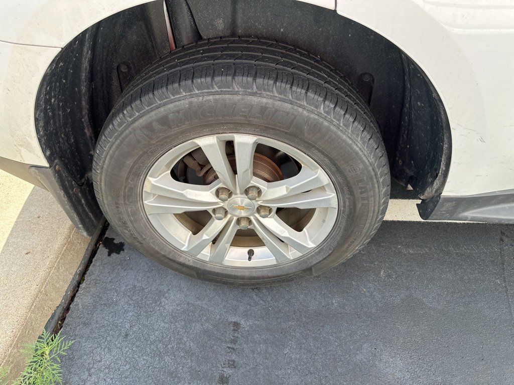 2015 Chevrolet Equinox LS photo 3