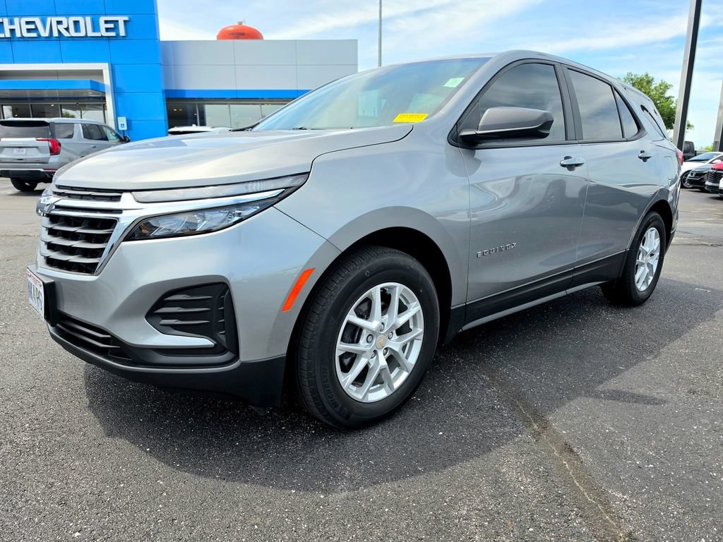 Used 2023 Chevrolet Equinox LS with VIN 3GNAXHEG8PL221161 for sale in Kansas City