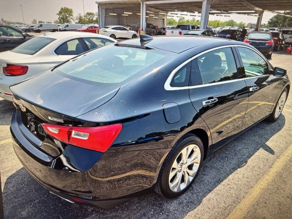 Used 2017 Chevrolet Malibu Premier with VIN 1G1ZH5SX4HF253170 for sale in Kansas City