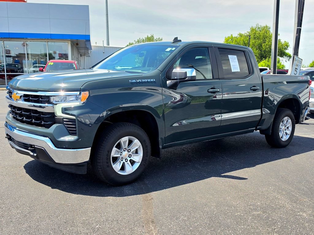 Used 2025 Chevrolet Silverado 1500 LT with VIN 3GCUKDED8SG176906 for sale in Kansas City