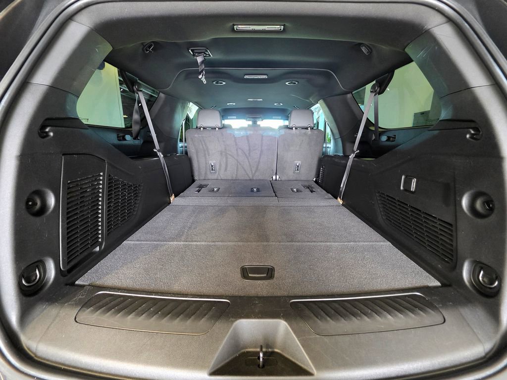 2022 Chevrolet Suburban LT - Photo 11