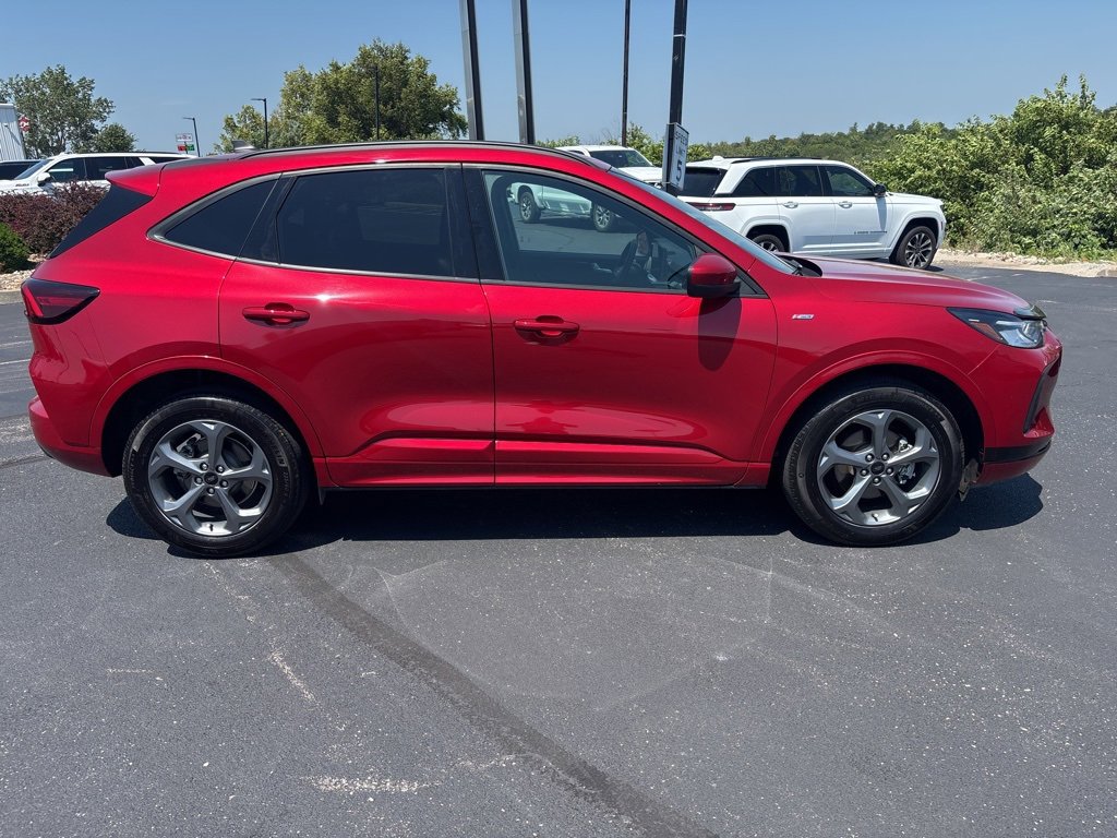 2023 Ford Escape ST-Line Select photo 2