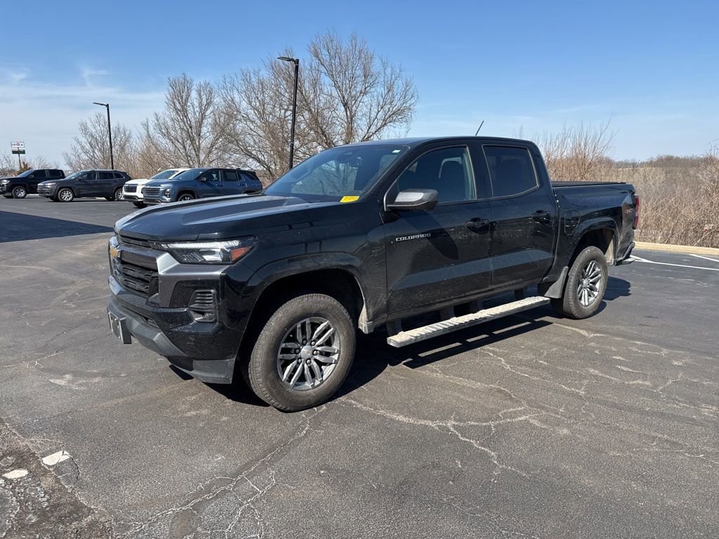 Used 2025 Chevrolet Colorado LT with VIN 1GCPTCEK5S1128345 for sale in Kansas City