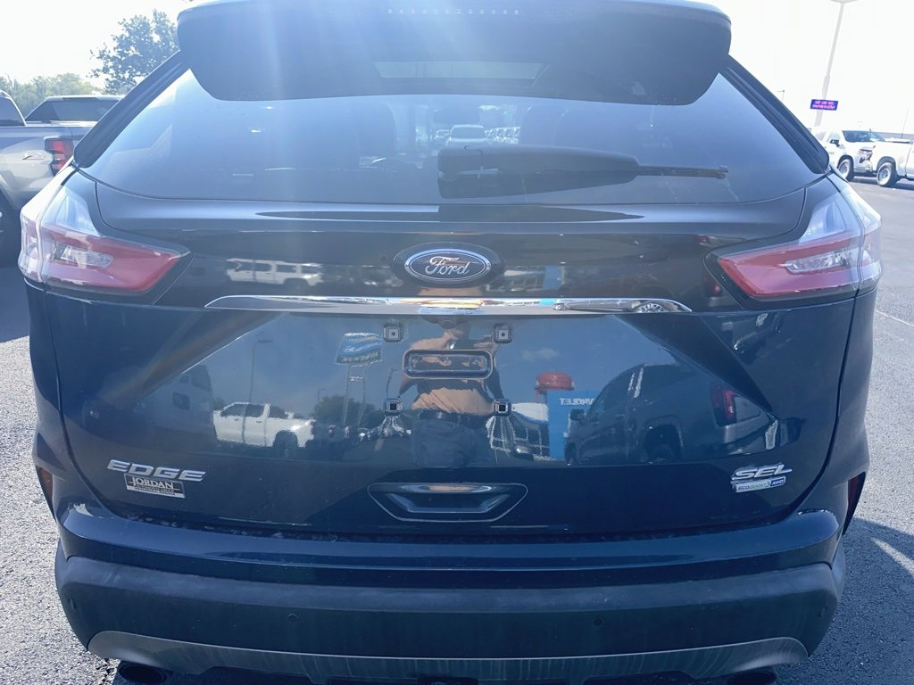 2020 Ford Edge SEL photo 3