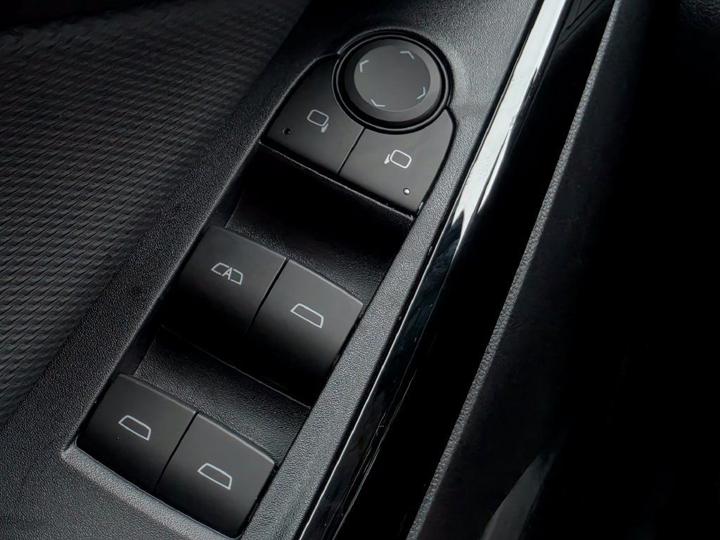 2027 Chevrolet Equinox LT - Photo 21