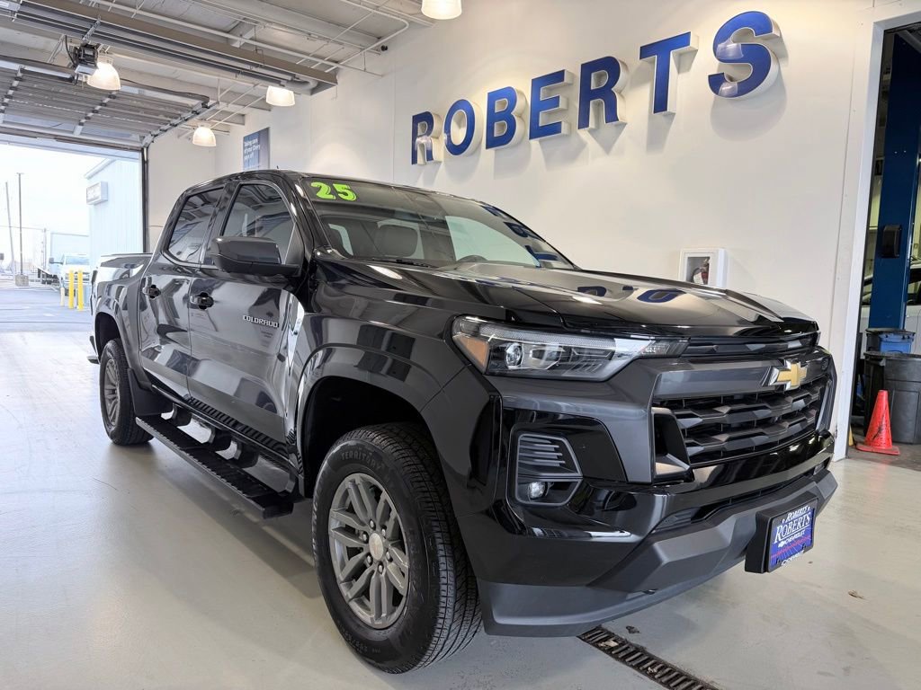 Used 2025 Chevrolet Colorado LT with VIN 1GCPTCEK5S1128345 for sale in Kansas City