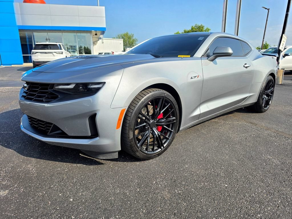 Used 2023 Chevrolet Camaro LT1 with VIN 1G1FE1R71P0140336 for sale in Kansas City