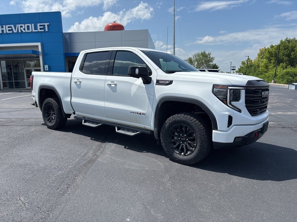 Used 2022 GMC Sierra 1500 AT4X with VIN 3GTUUFEL6NG621435 for sale in Kansas City